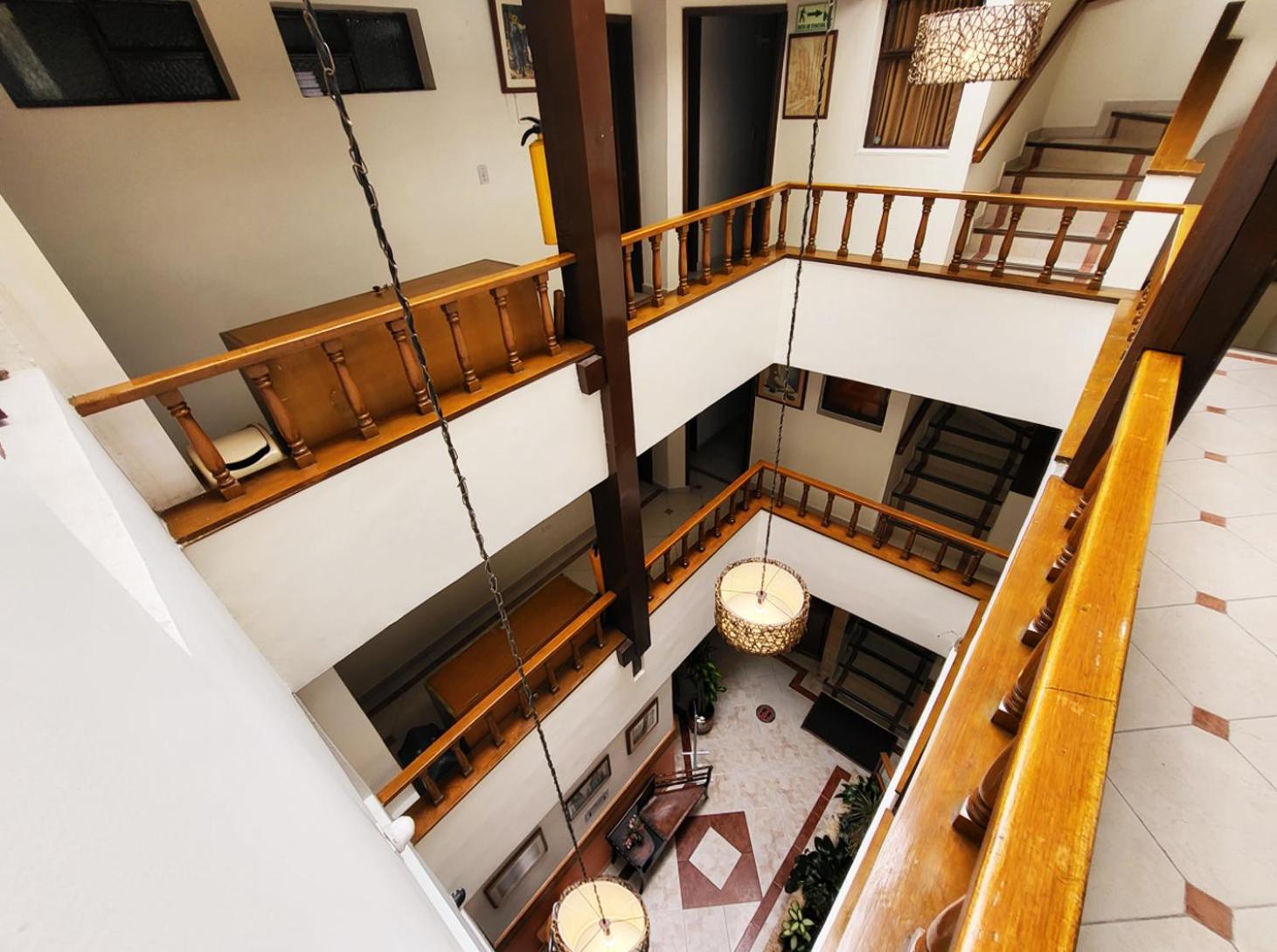 Ambala Colonial Hotel 3*