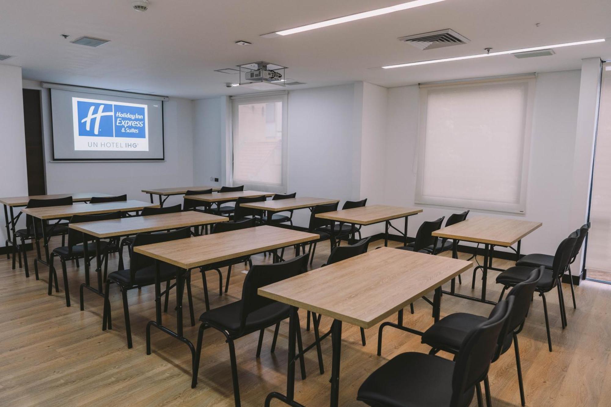 Holiday Inn Express&Suites Bogota Zona Financiera, an IHG Hotel