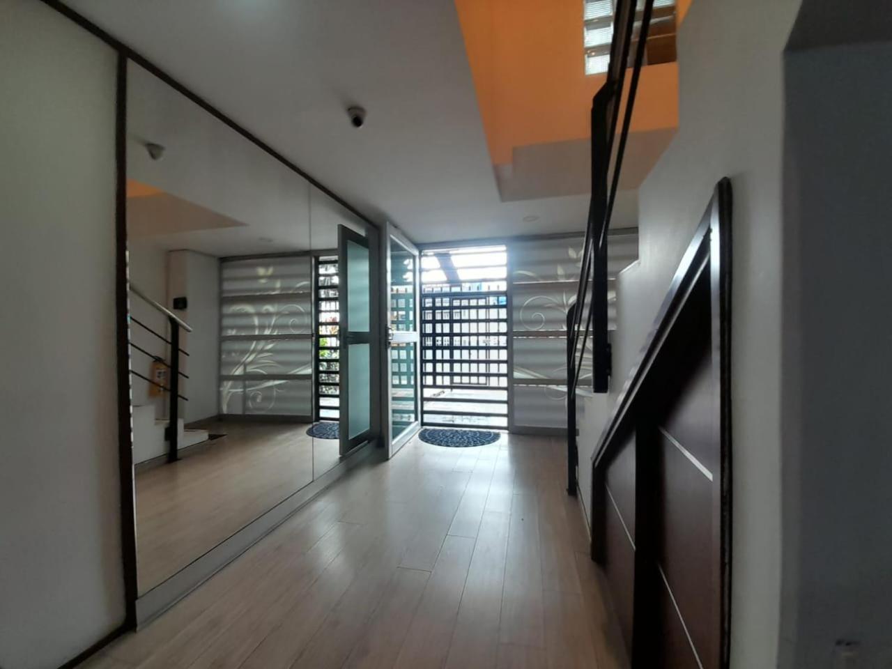 Emporium Aparta 26 Bogota