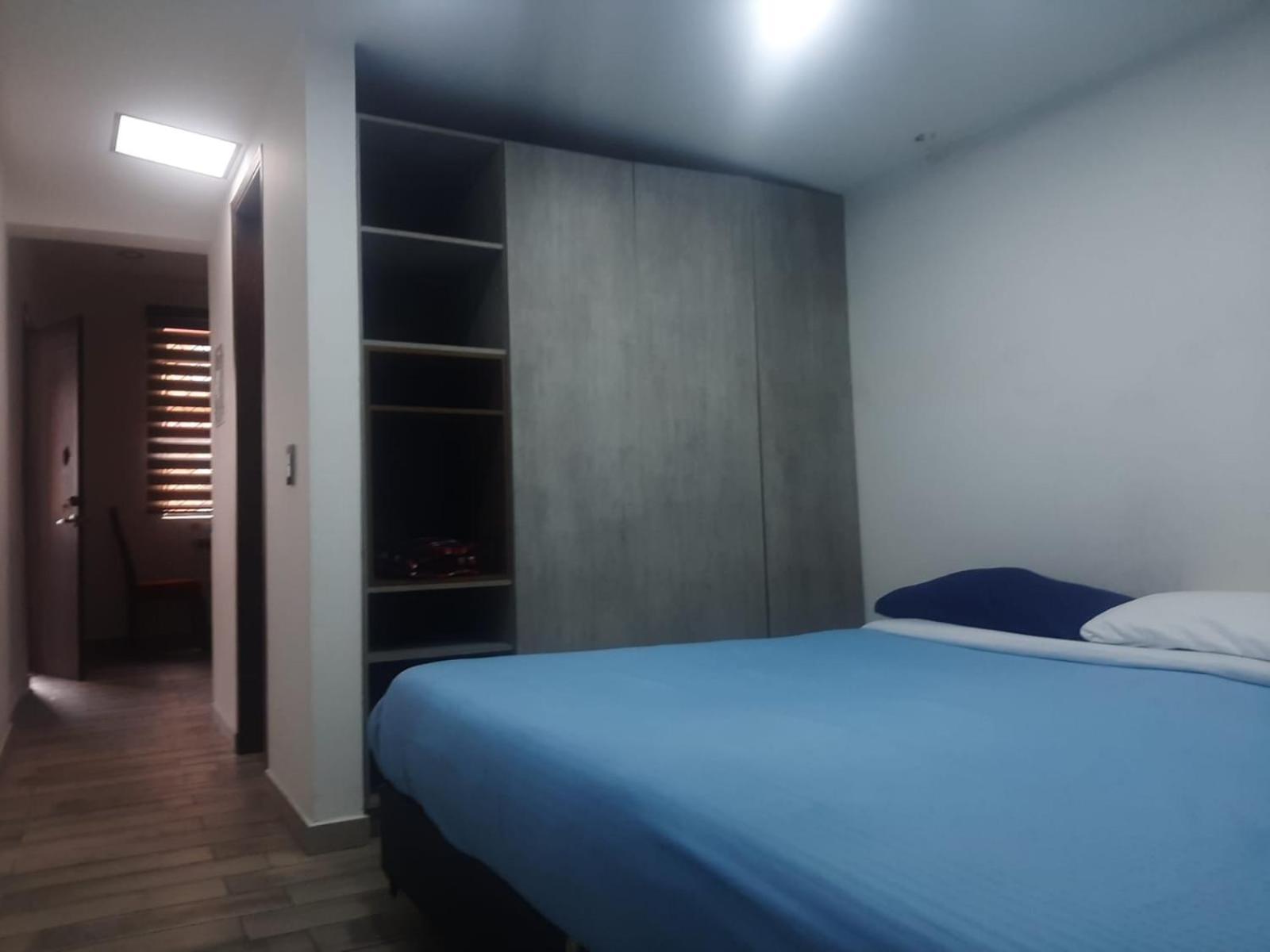 Apartamento Sector De Corferias , Y A 5 Cuadras, Embajada Americana 10 Cuadras, Cerca Al Can , G 12 , Universidad Nacional , Aeropuerto A 2 Cuadras Estacion Ciudad Universitaria Marque-tresdiecisietecincoveintisieteveintiseistreintayu *