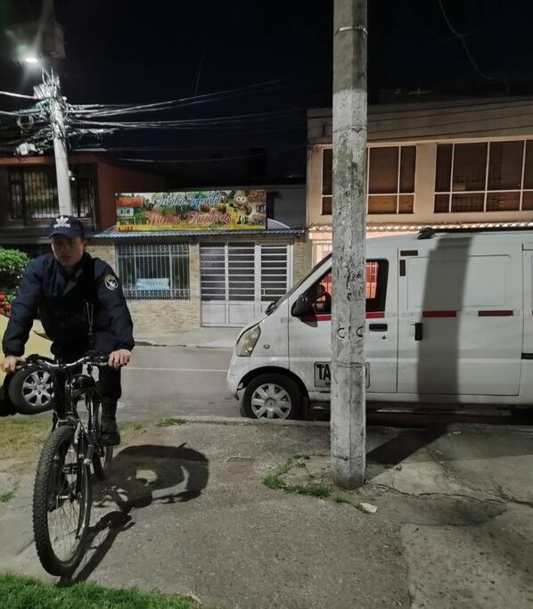 Mi Casa, Ahora Tu Casa * Bogotá