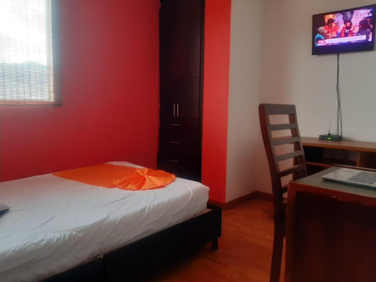 Hotel Sector De Corferias , Y , A 10 Cuadras Embajada Americana , Cerca Al , G 12 , Universidad Nacional , Aeropuerto A 2 Cuadras Estacion Ciudad Universitaria Marque-tresdiecisietecincoveintisieteveintiseistreintayuno *