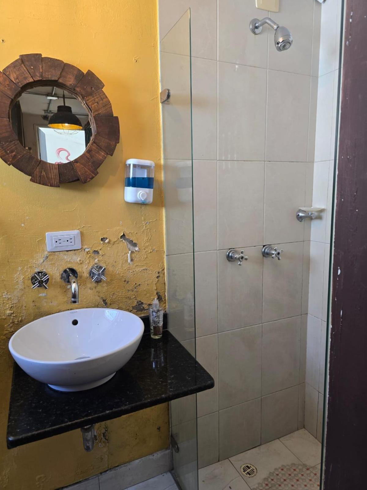 Hostal Portelli Zona G- Extranjeros *