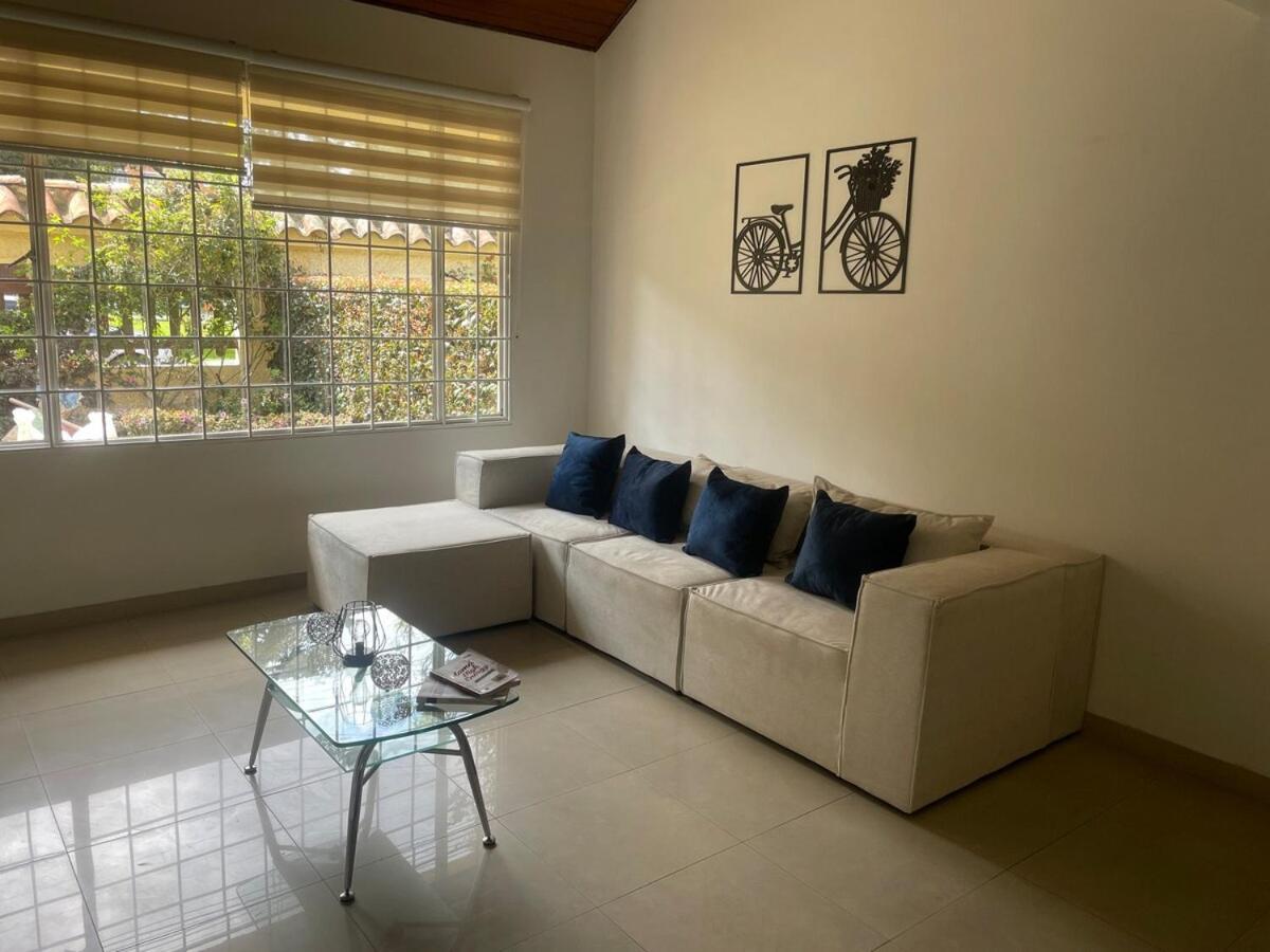 Amplia Casa En Cedritos Bogotá