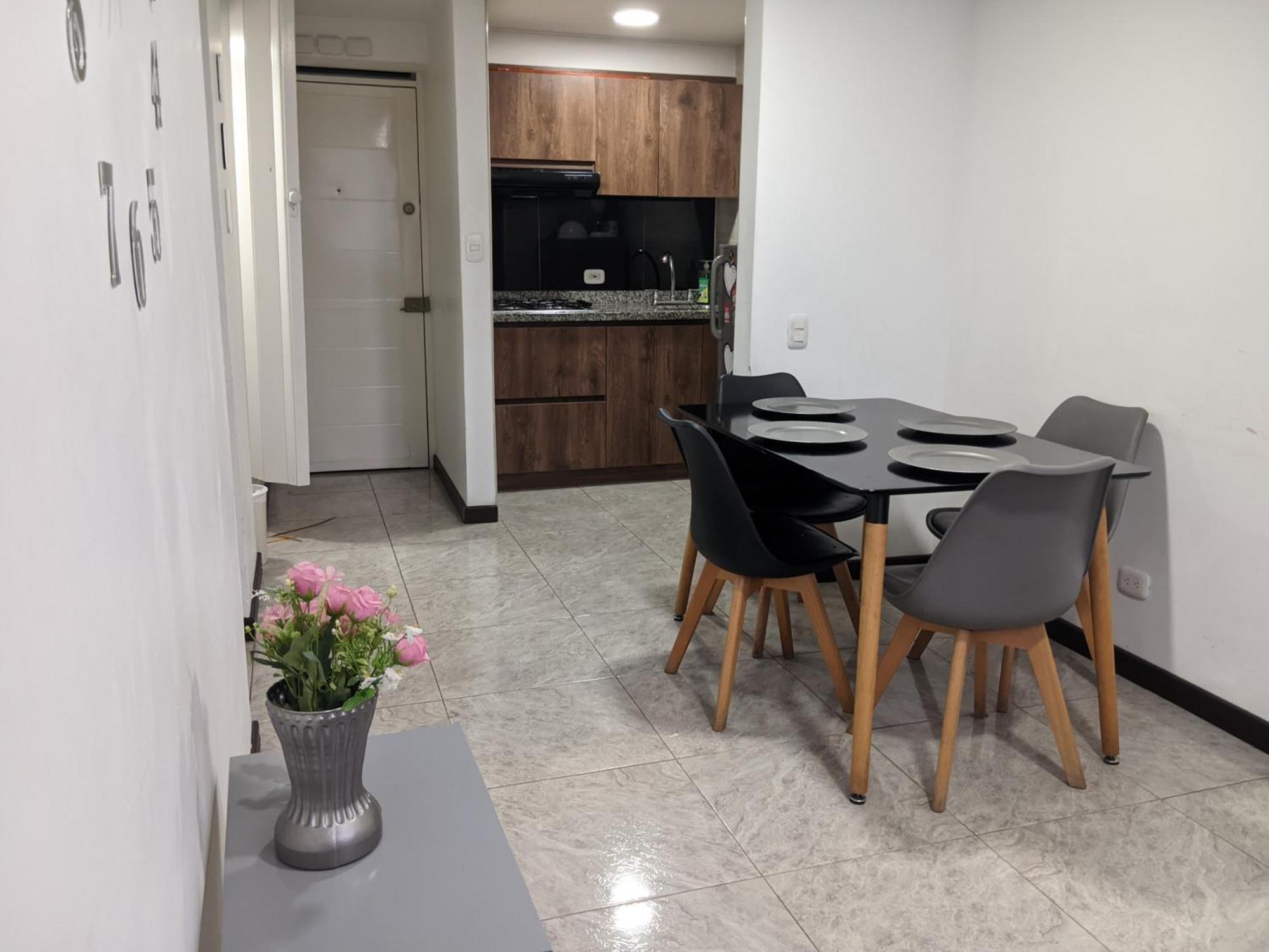 Apartamento-aeropuerto Y Embajada Apartamento