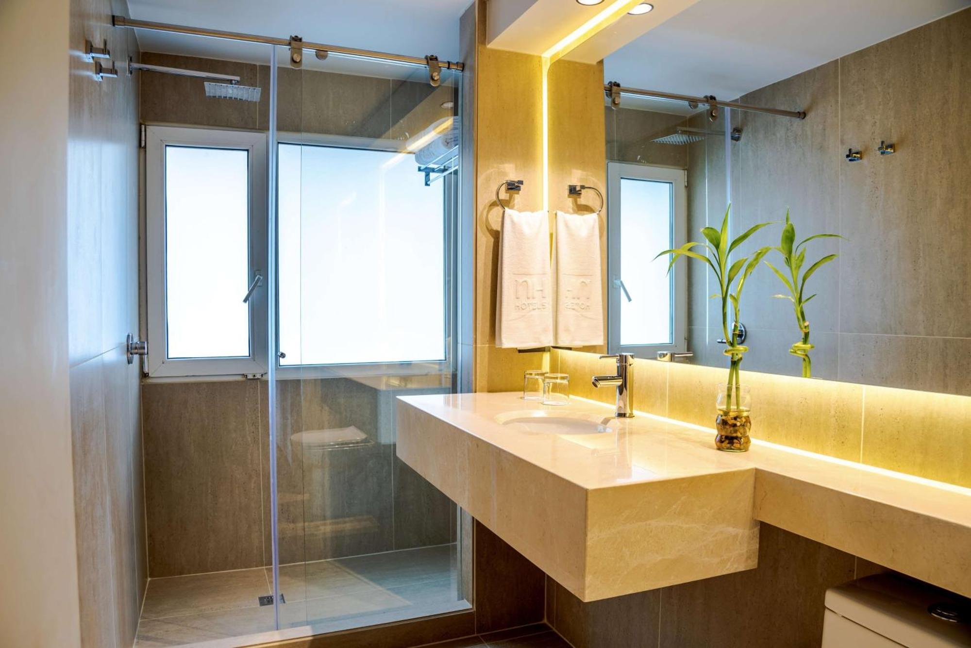 Hotel Nh Pavillon Royal 4*