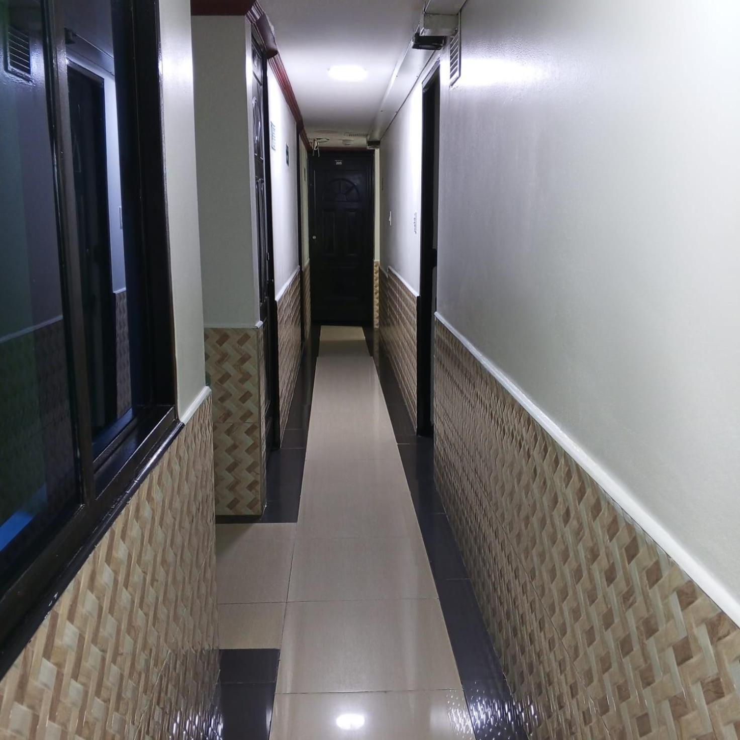 Real Hotel *