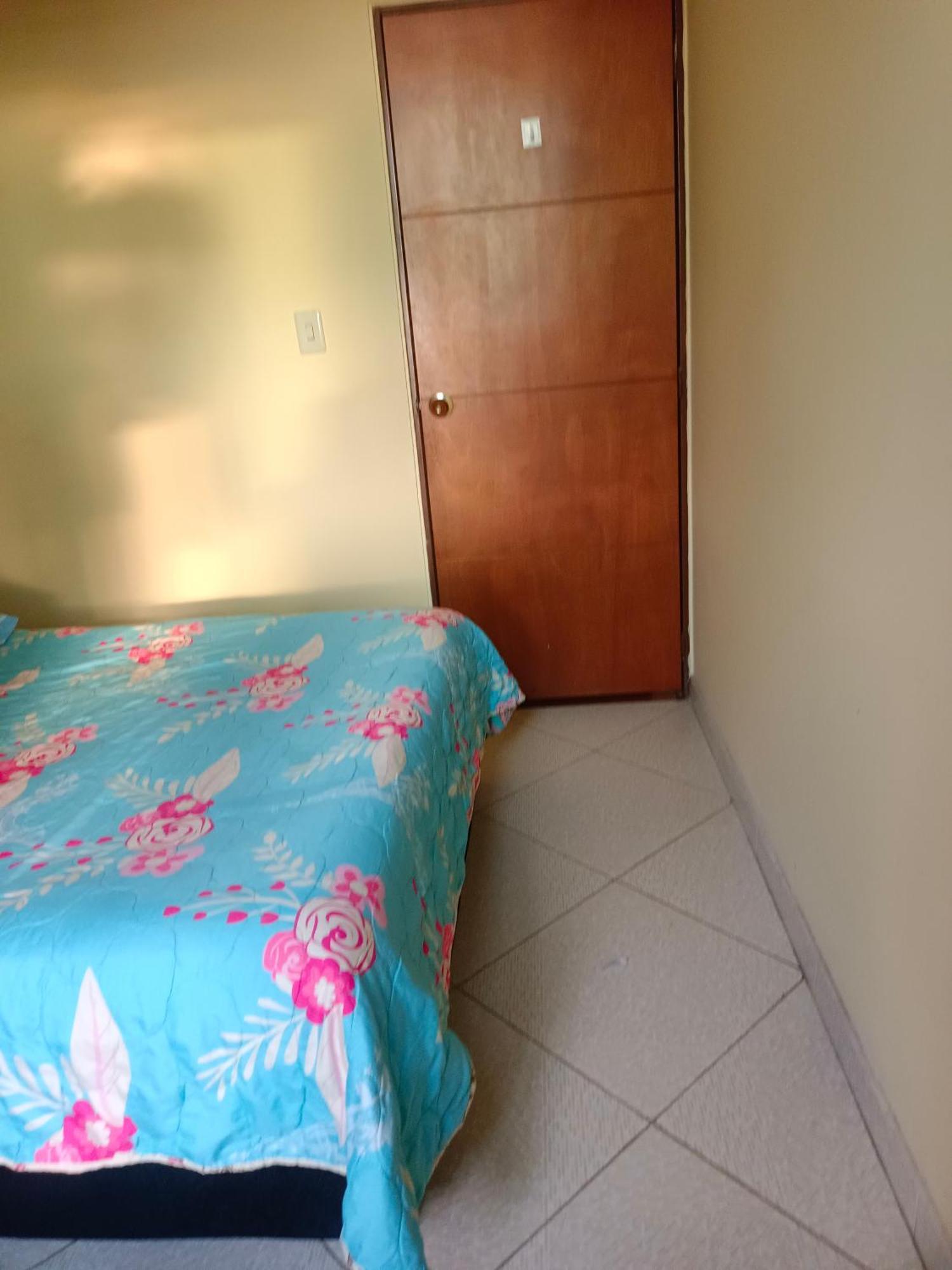 Habitación en casa particular Cerca A Todo Lo Que Requieres *