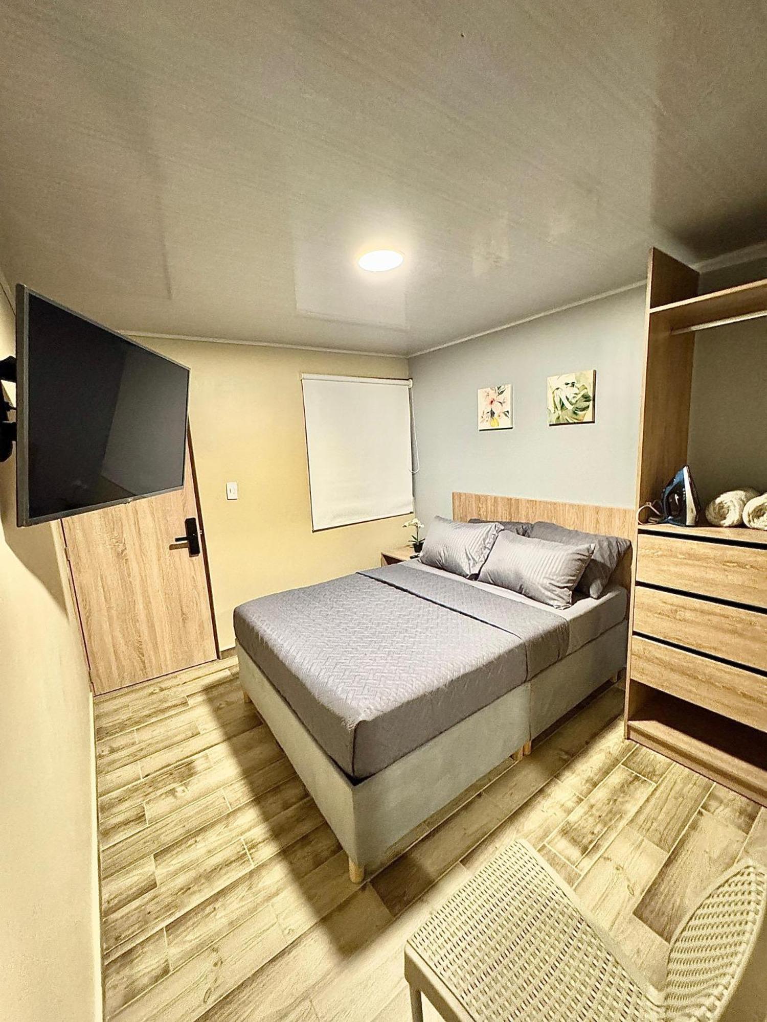 Pensión Hostelfc Santa Barbara