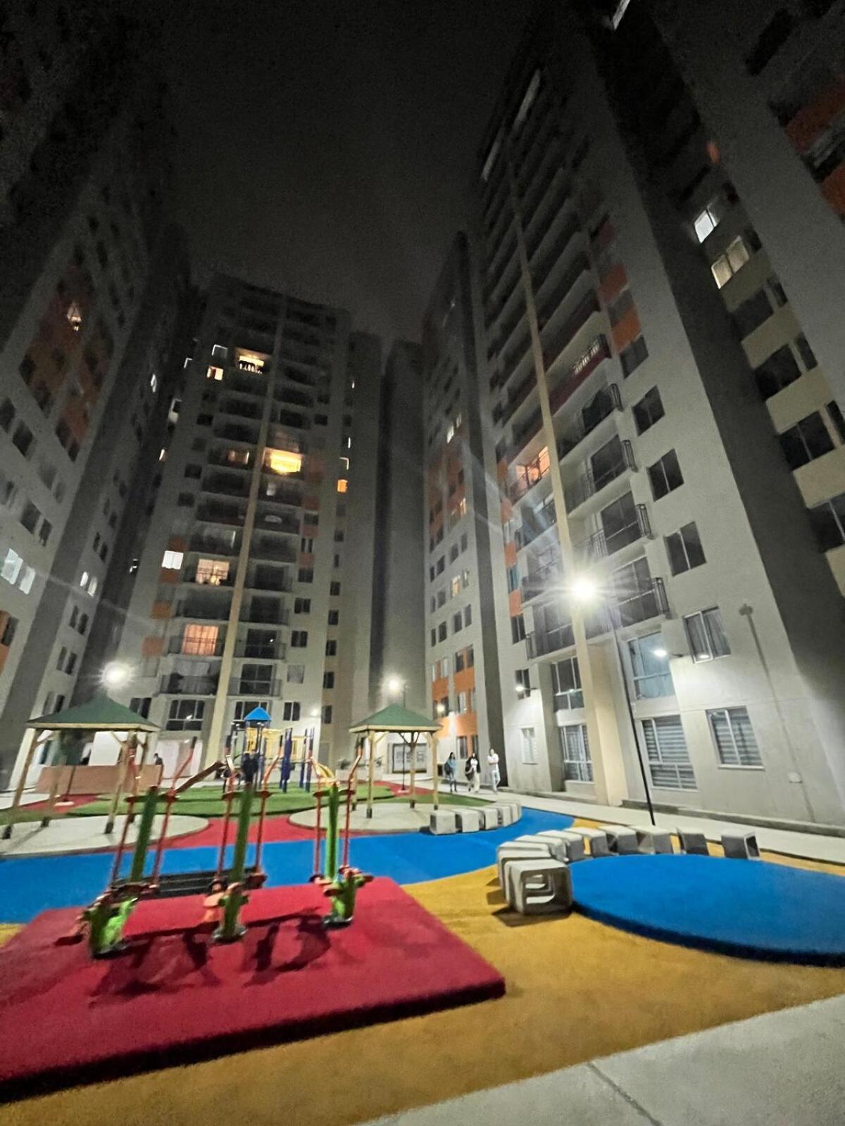 Apartamento Elegante A 10 Min Del Aeropuerto El Dorado Bogotá