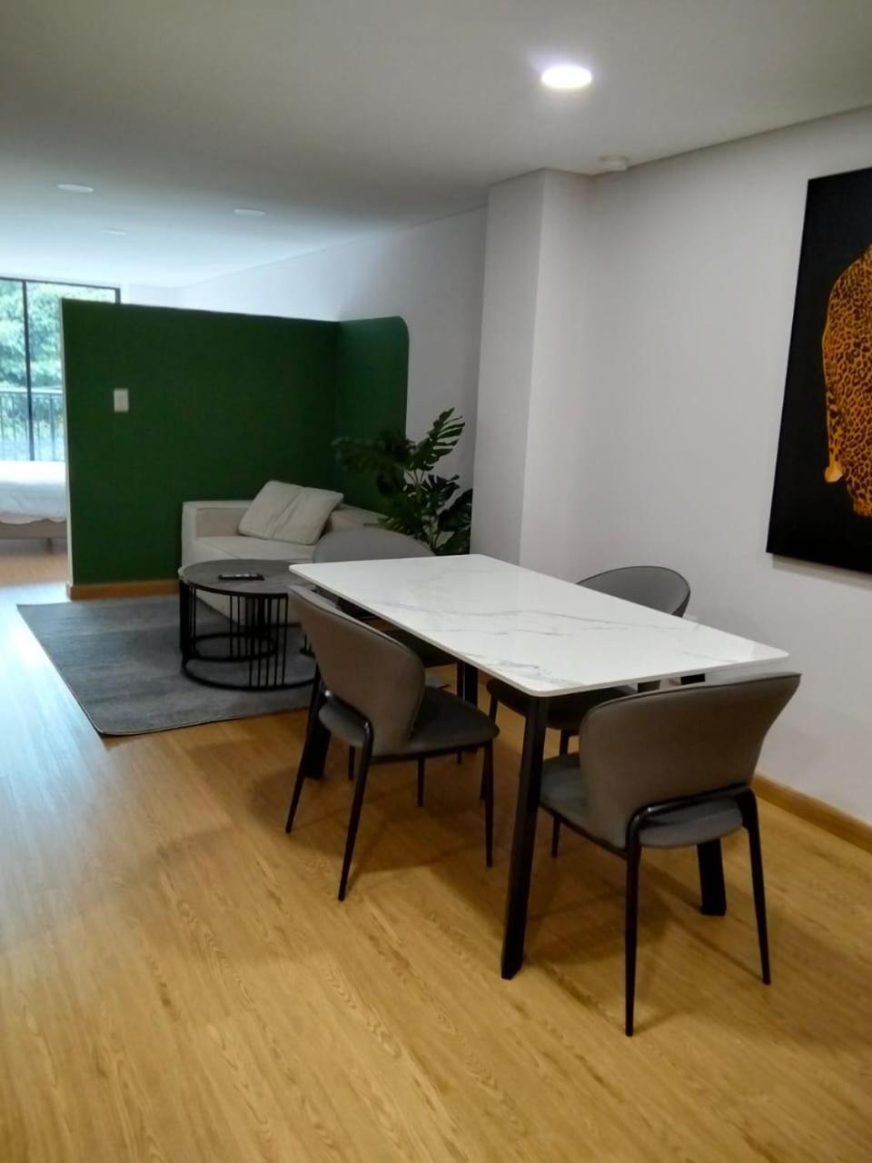 Apartamento 36av Apto 202