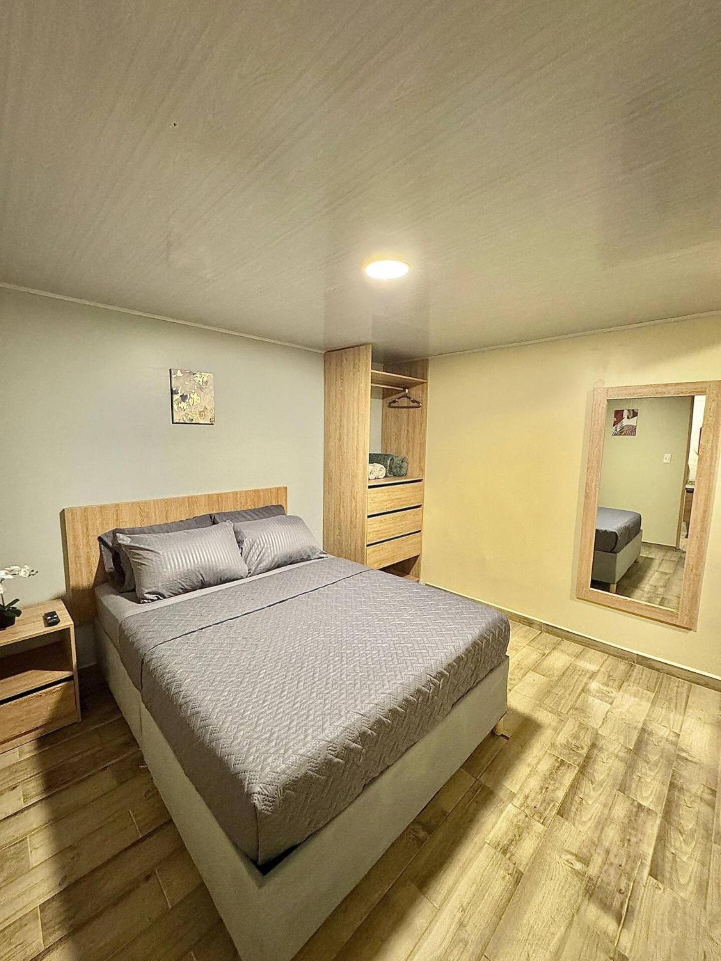 Pensión Hostelfc Santa Barbara *