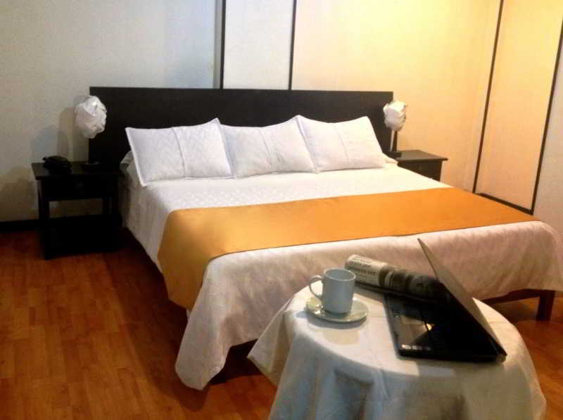Hotel Ferrovial Corferias 3*