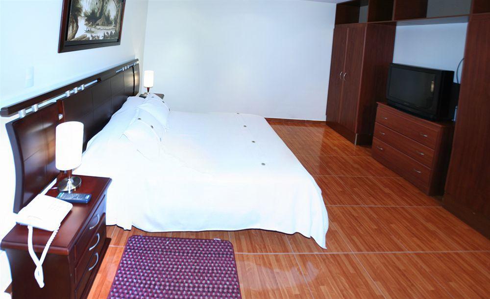 Hotel Charlies Place 3*