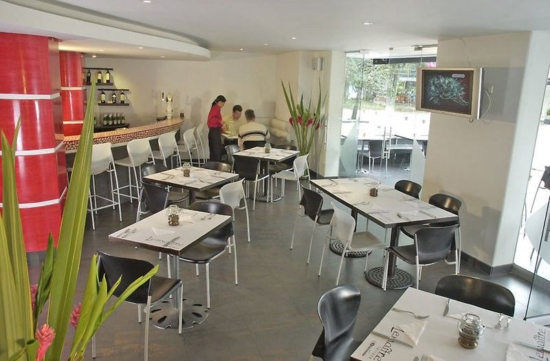 Hotel Nh Pavillon Royal 4*
