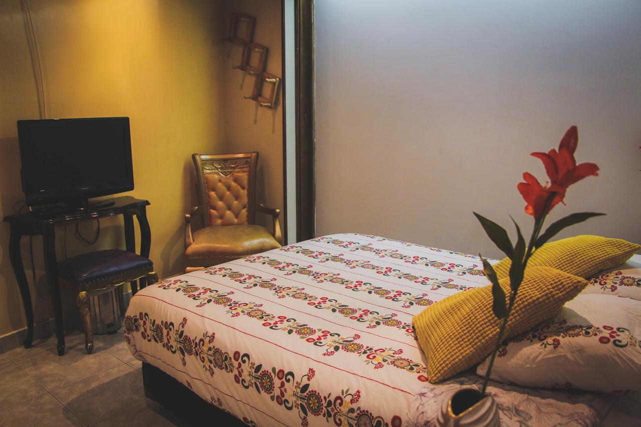 Hostal Ak 82 *