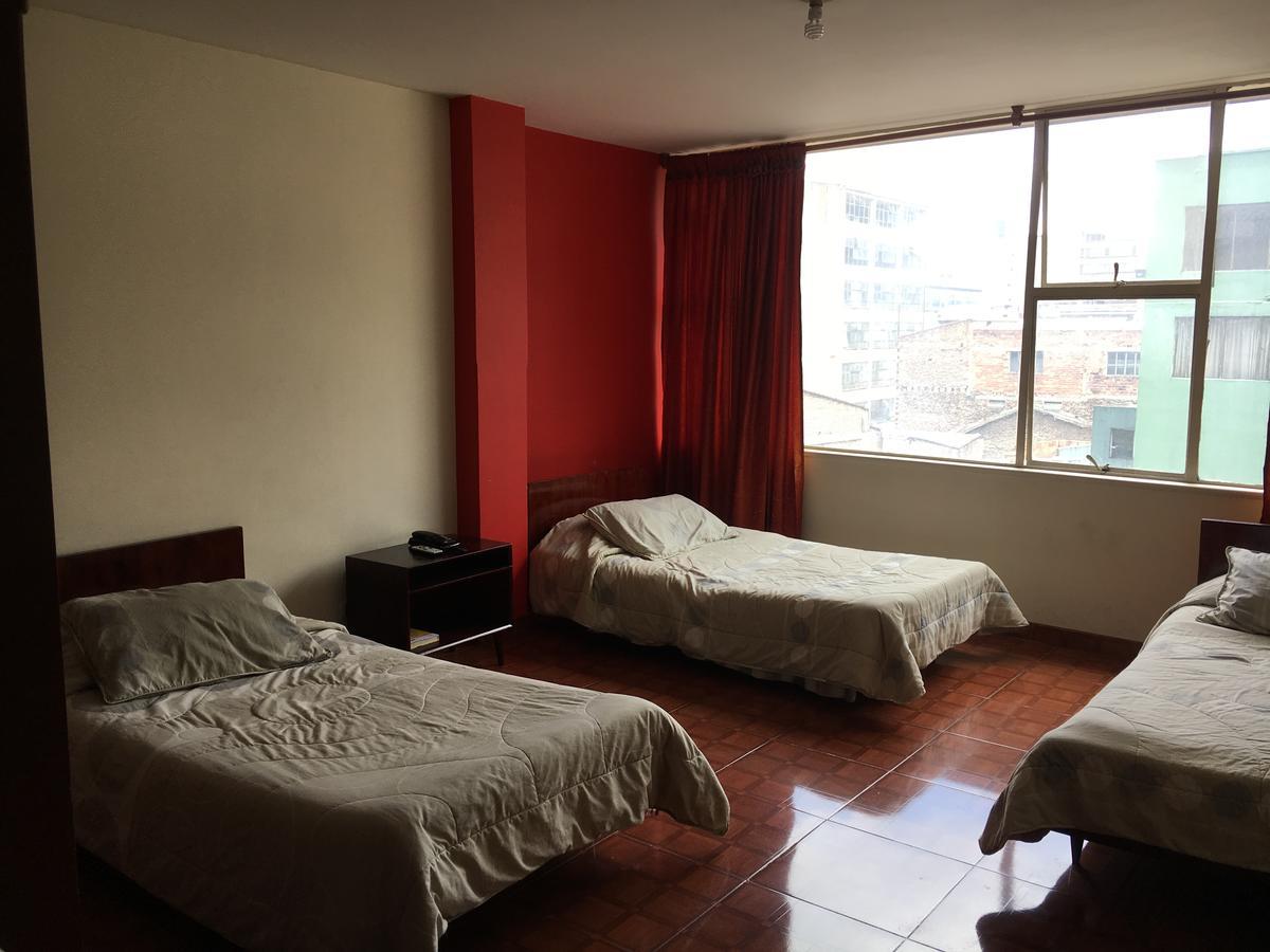 Manila Plaza Hotel 2*
