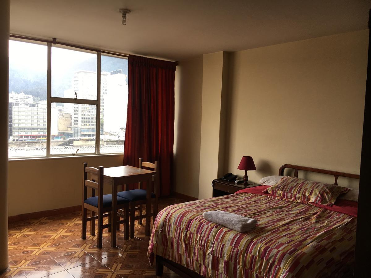 Manila Plaza Hotel 2*