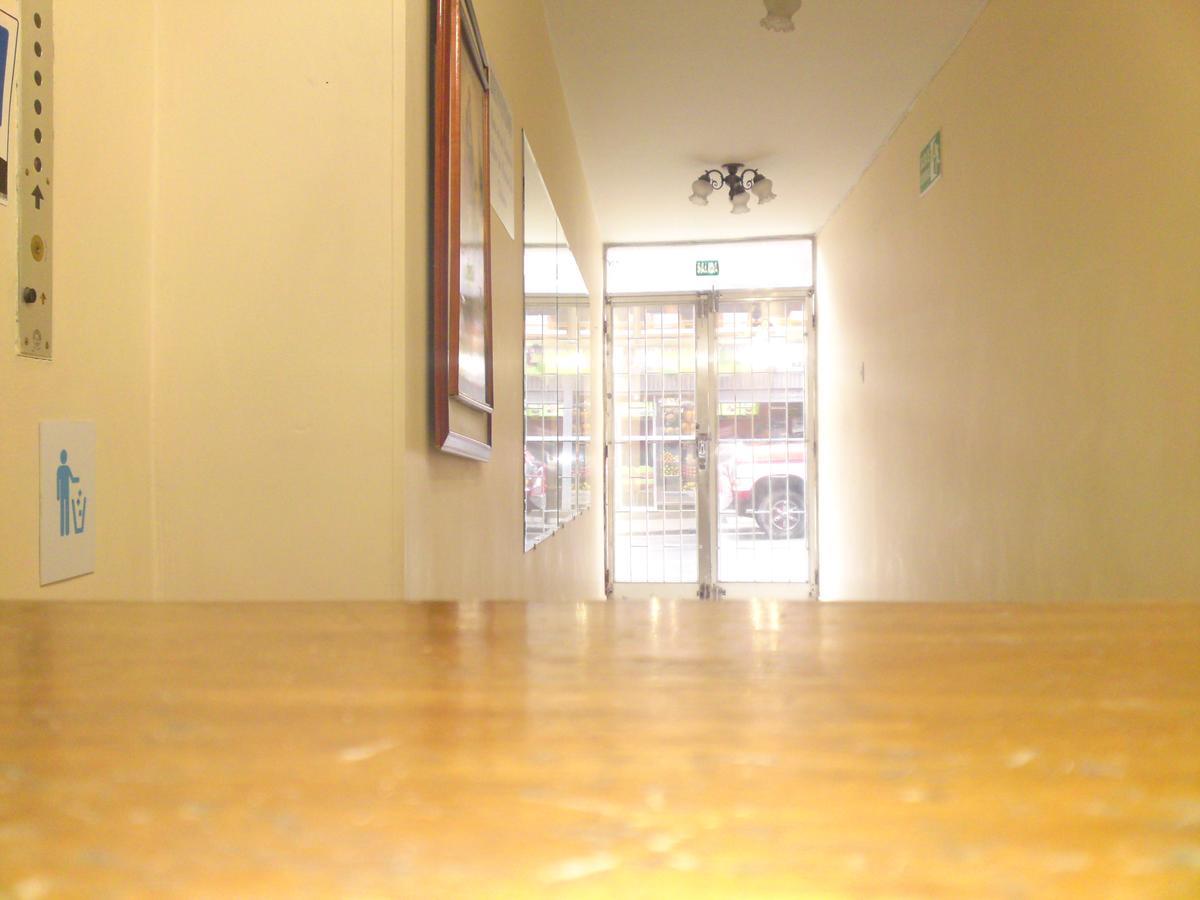 Hotel Manila Plaza 2*