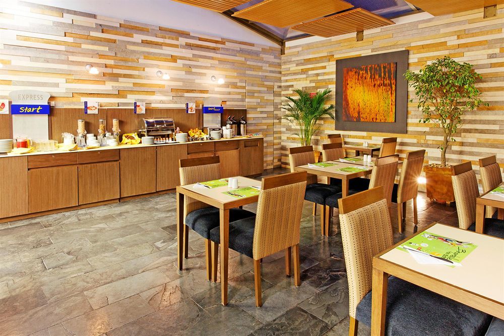 Express - Parque La 93, An Ihg 4*