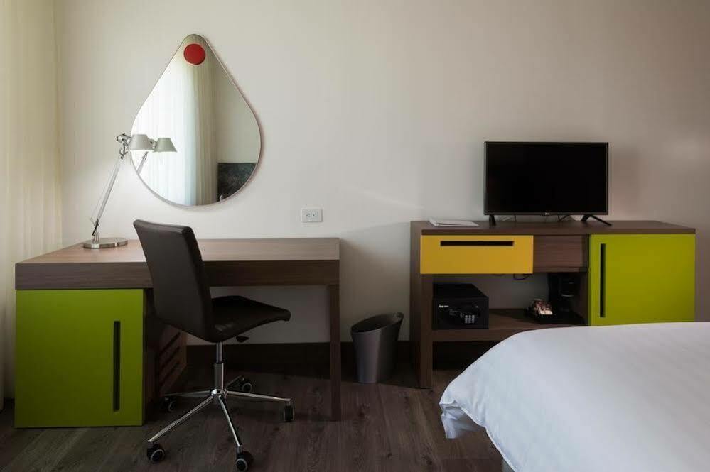 Hampton By Hilton Airport Hotel Bogotá