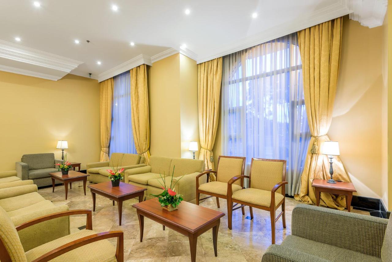 Dann Apartahotel