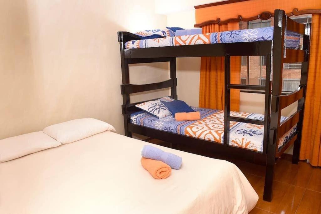 Apartment: Corferias, Embajada, Airport, Agora,g12 Apartamento *