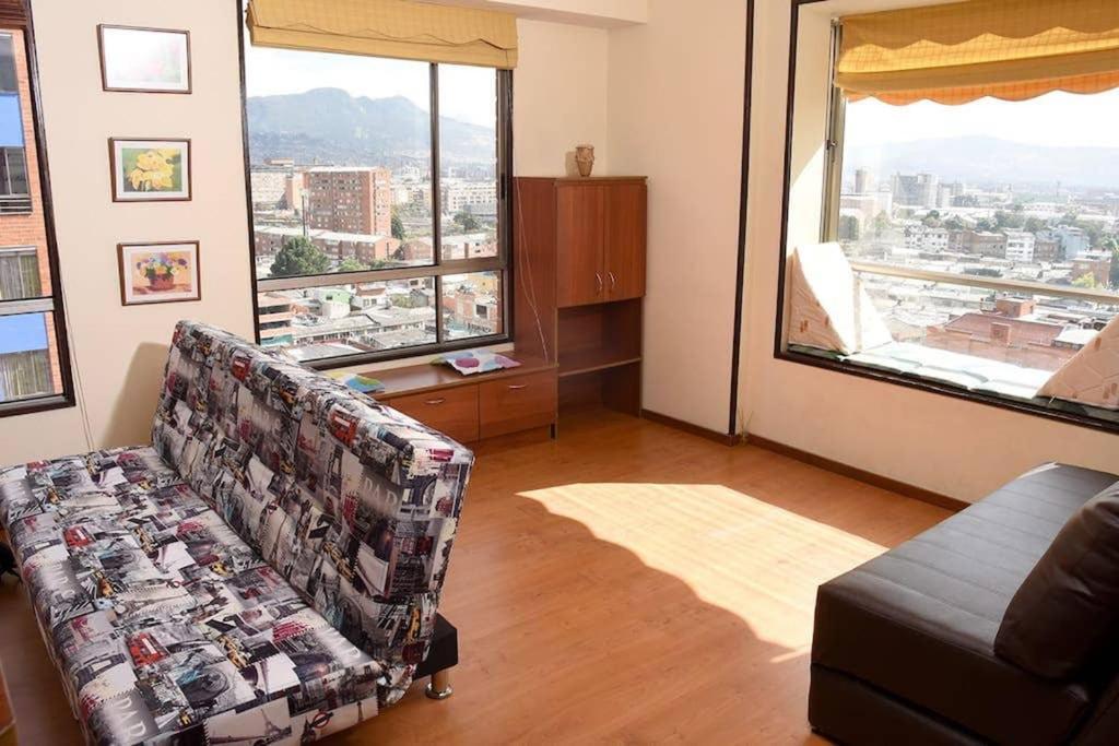 Apartment: Corferias, Embajada, Airport, Agora,g12 Bogotá