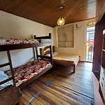 Hostal CQ Lourdes