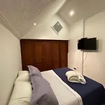 Casa Hotel Santa Ana Cedritos