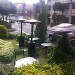 6 Suites Hotel