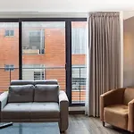 Modern 2Br In Luxury Building