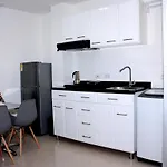 Apartasuites Aaa Modelia Bogota