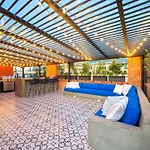 Build It In Bogota - Premium Coliving