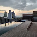Urban Suite 960