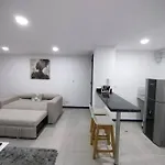 Moderno Apartamento Cerca Al Aeropuerto