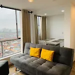 Alquiler Apartamento En Bogota Cerca Al Aeropuerto-Colibri Dorado-By-Wonderlust