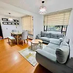 “Hermoso Y Comodo Apartamento Cerca Al Aeropuerto!