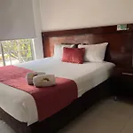 Hotel Dorado Gold Airport