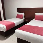 Hotel Dorado Gold Airport