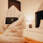 House Studio Hotel