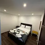 Moderno Apartamento Urbano: Confort Y Estilo.