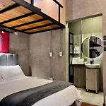 211 Aparta Studio Boutique En Mansion Siglo XIX