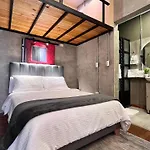 211 Aparta Studio Boutique En Mansion Siglo XIX