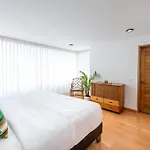 Parque 93, Suite 402 ,Chic Arty Retreat For 4
