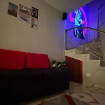 Gato Neon Hostel