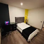 Apartamento Central, Espacioso, Comodo, Calido Y Tranquilo