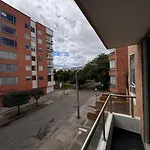 Apartamento Central, Espacioso, Comodo, Calido Y Tranquilo