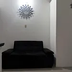 Habitacion Aeropuerto -Normandia #1