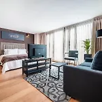 Moderno estudio en el centro de Bogotá.